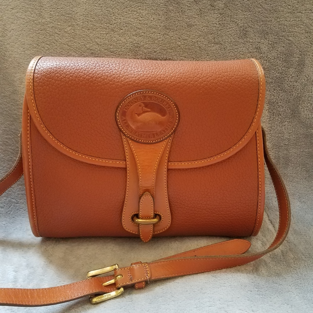 Vintage Dooney & Bourke Medium Essex Shoulder Bag